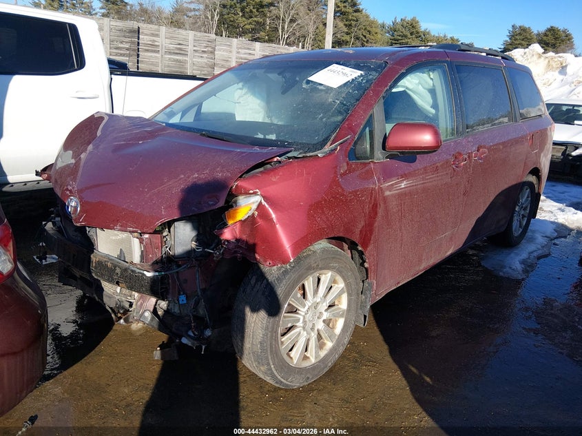 2014 Toyota Sienna Le 7 Passenger