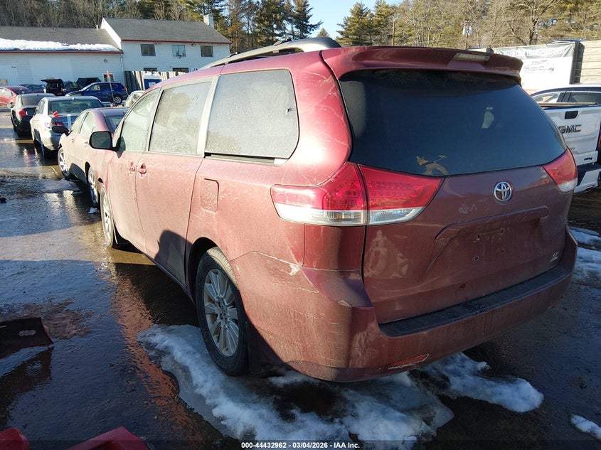 2014 Toyota Sienna Le 7 Passenger