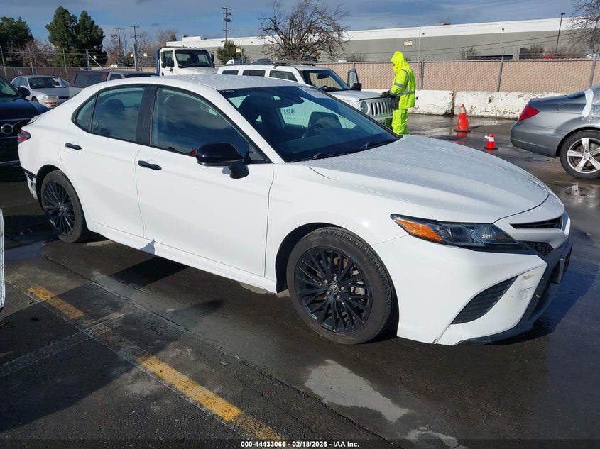 2020 Toyota Camry Se Nightshade Edition