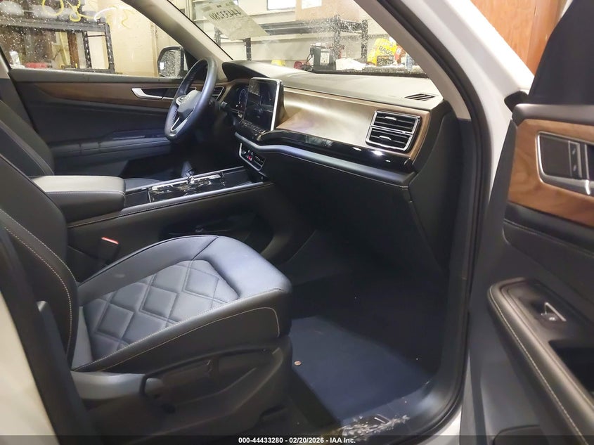 2025 Volkswagen Atlas 2.0T Se W/Technology