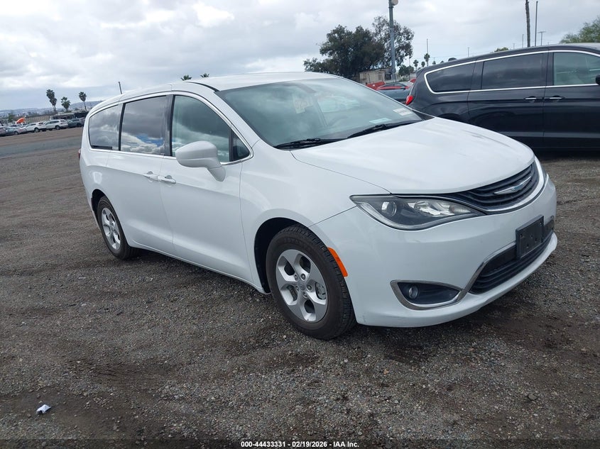 2018 Chrysler Pacifica Hybrid Touring Plus