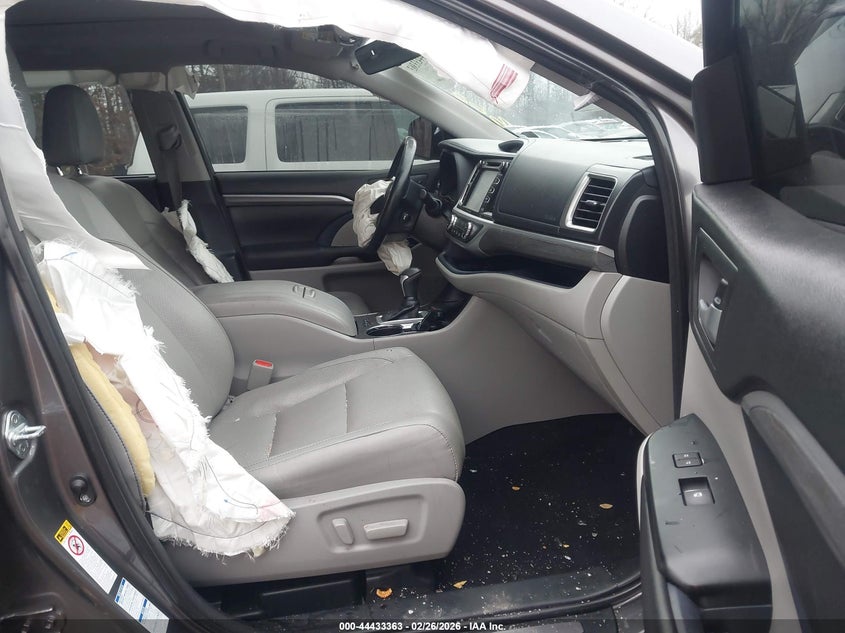 2018 Toyota Highlander Limited Platinum