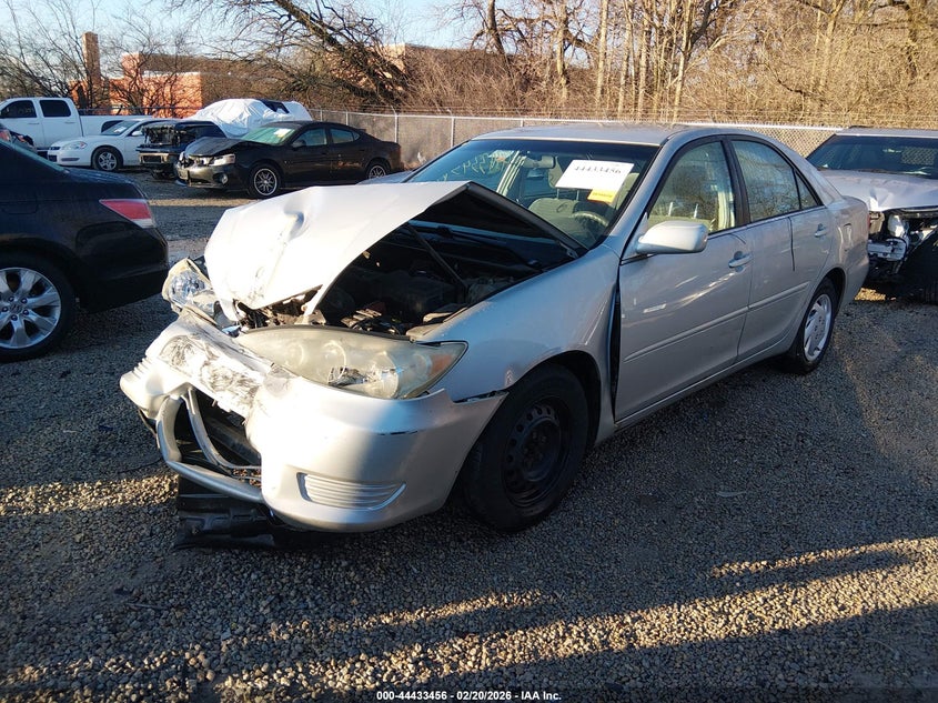 2005 Toyota Camry Le