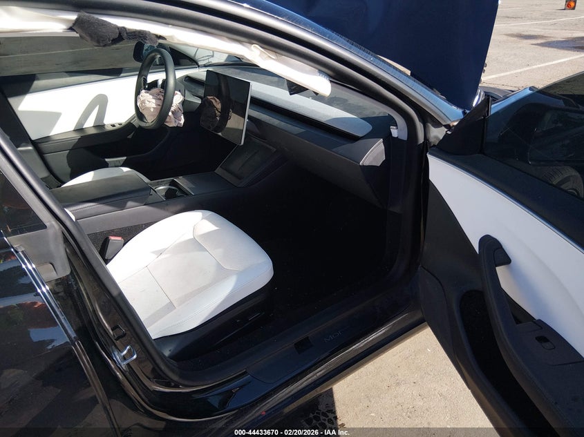 2025 Tesla Model 3 Long Range Rear-Wheel Drive/Standard Rear-Wheel Drive