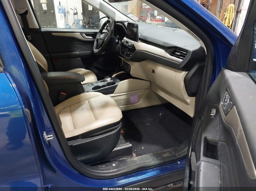 2022 Ford Escape Sel