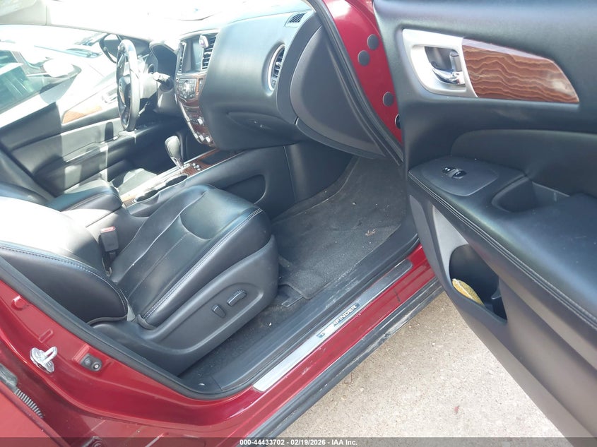 2017 Nissan Pathfinder Platinum