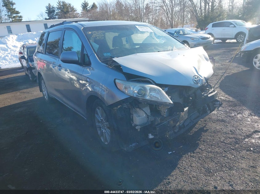 2016 Toyota Sienna Le 7 Passenger