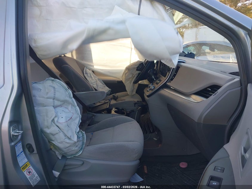 2016 Toyota Sienna Le 7 Passenger