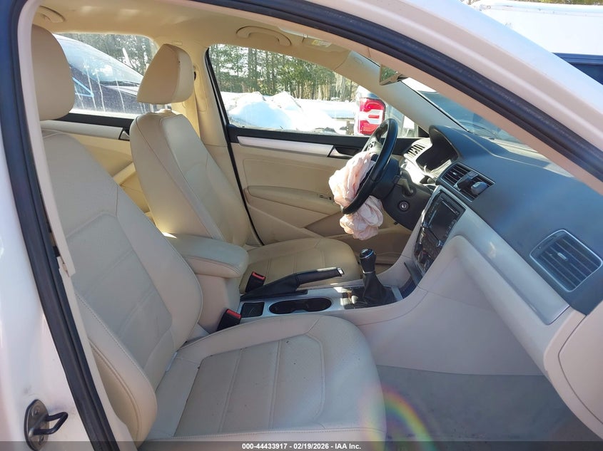 2013 Volkswagen Passat 2.5L Se