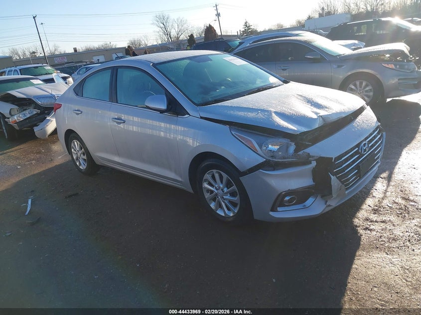 2022 Hyundai Accent Sel