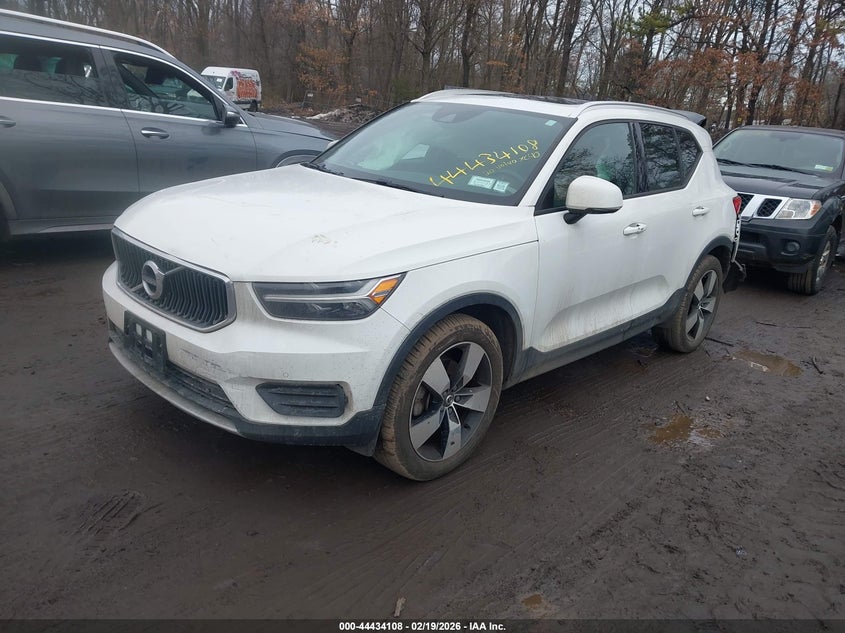 2020 Volvo Xc40 T5 Momentum
