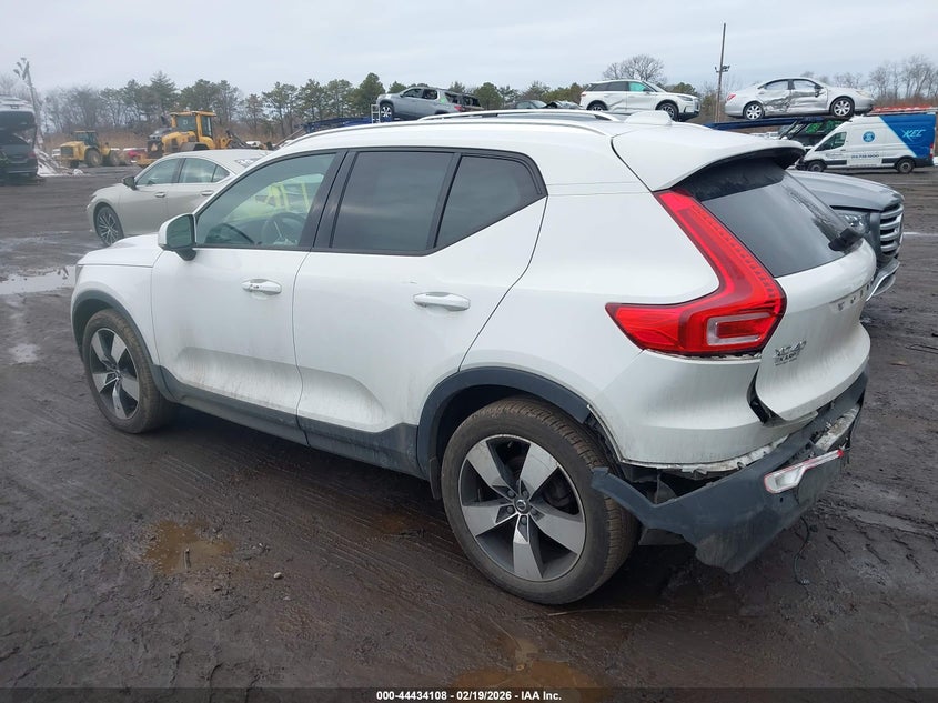 2020 Volvo Xc40 T5 Momentum