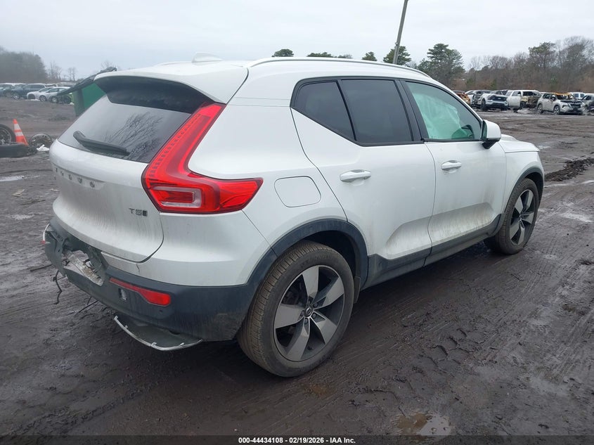2020 Volvo Xc40 T5 Momentum
