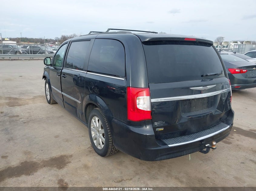2016 Chrysler Town & Country Touring
