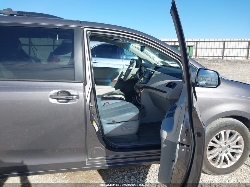 2014 Toyota Sienna Xle V6 7 Passenger Auto Access Seat