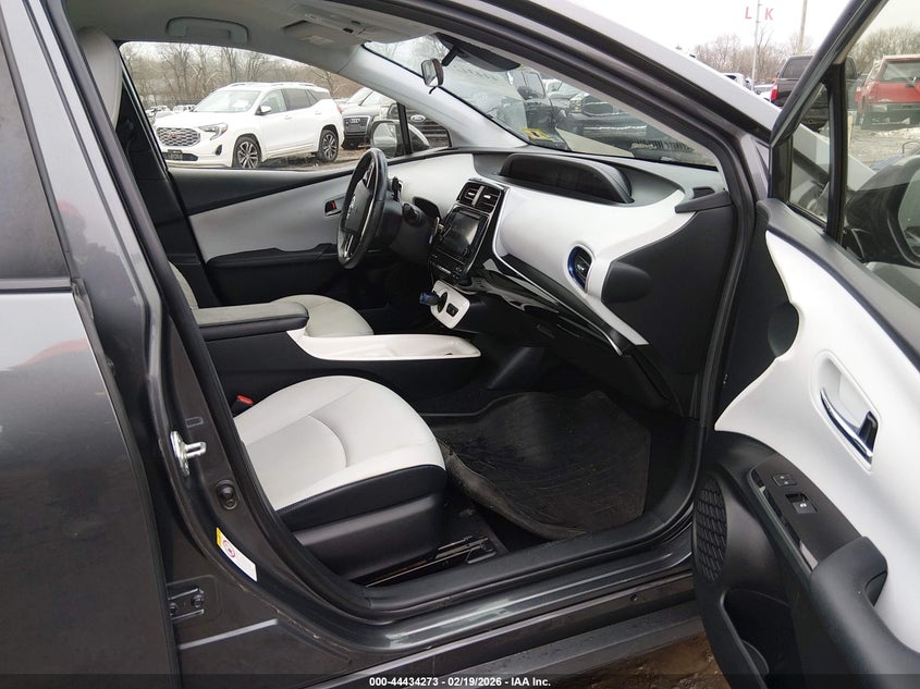 2016 Toyota Prius Three Touring