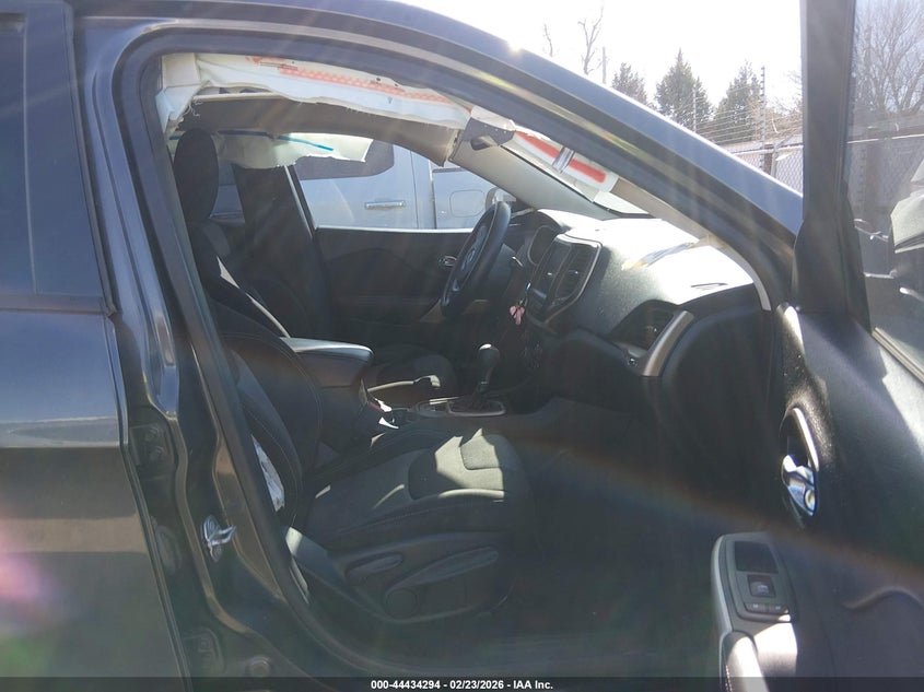 2018 Jeep Cherokee Latitude Tech Connect Fwd