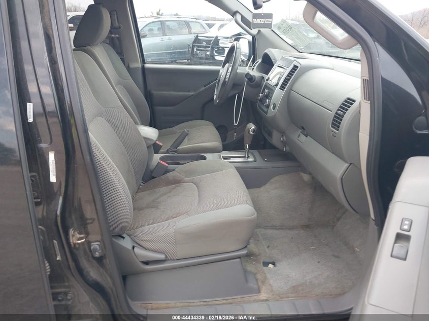 2015 Nissan Frontier Sv