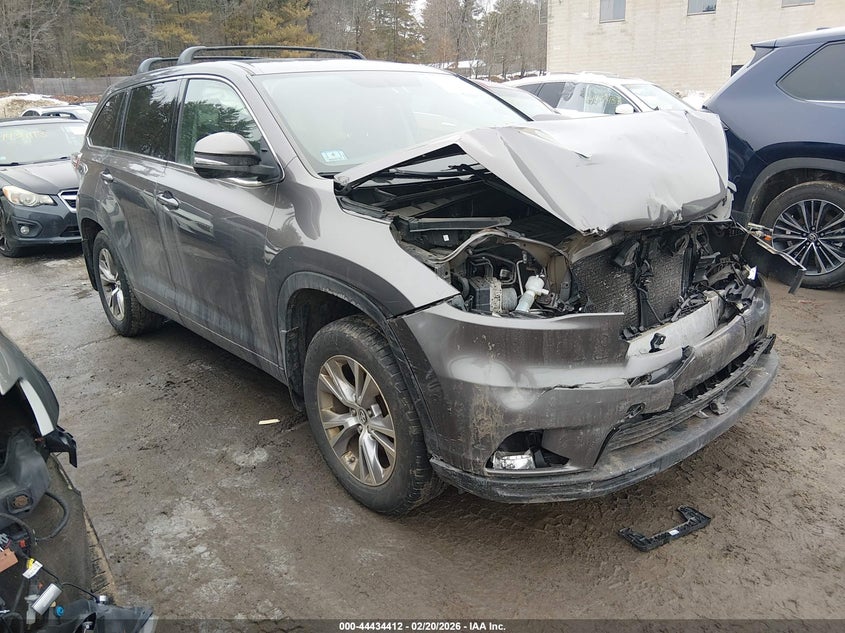 2016 Toyota Highlander Le Plus V6