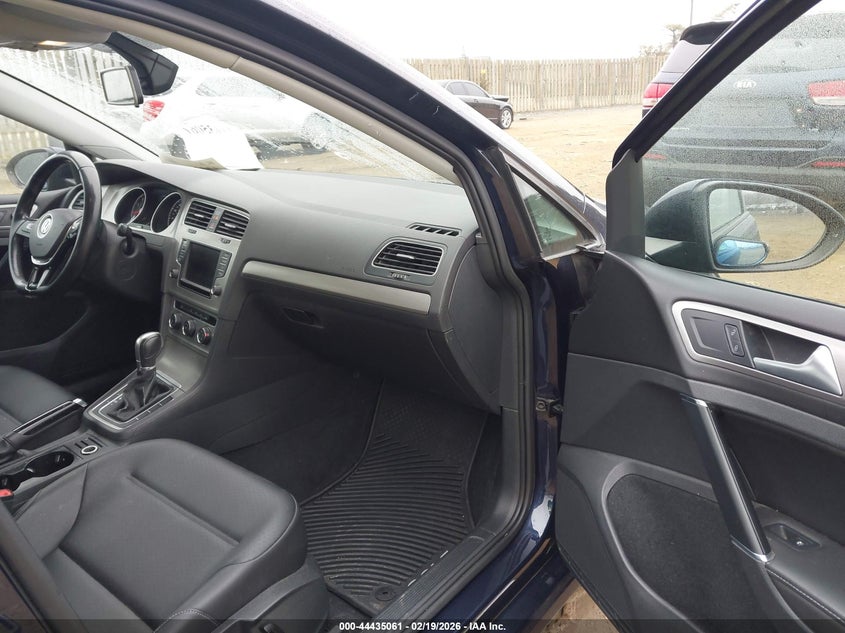 2017 Volkswagen Golf Tsi S 4-Door/Tsi Se 4-Door/Tsi Sel 4-Door/Tsi Wolfsburg Edition 4-Door