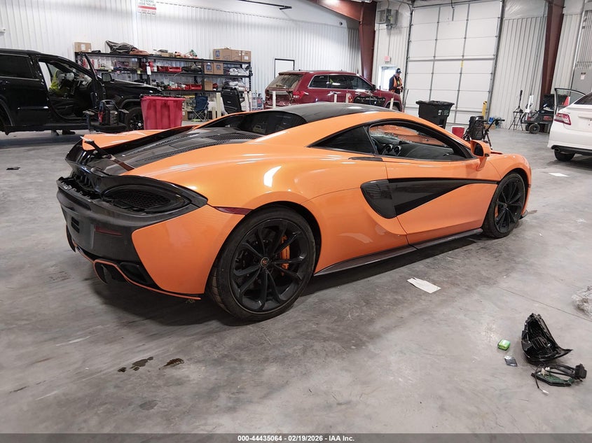 Vin: sbm13daa3jw005502, lot: 44931704, mclaren 570s 20184