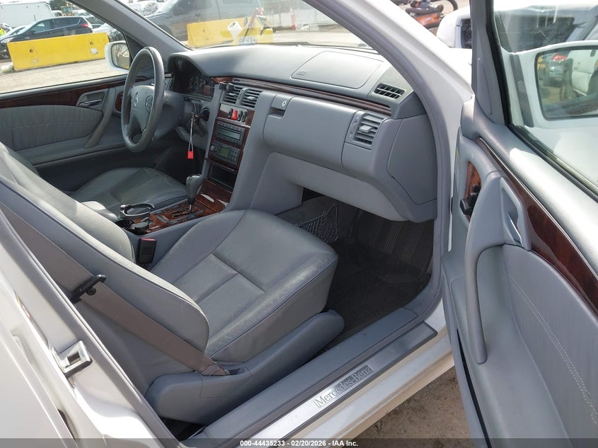 2000 Mercedes-Benz E 320