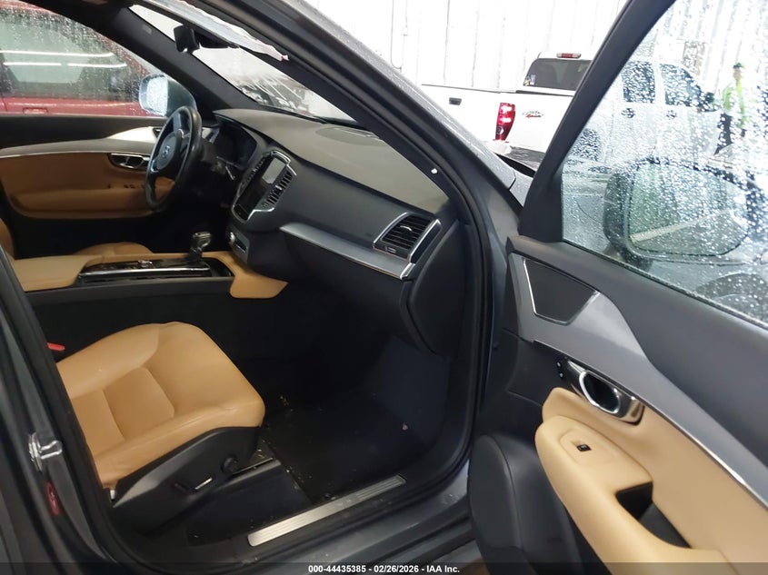 2017 Volvo Xc90 T5 Momentum