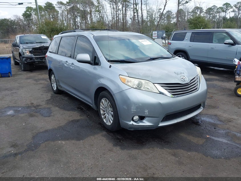 2011 Toyota Sienna Xle V6