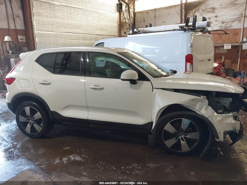 2019 Volvo Xc40 T5 Momentum/T5 R-Design VIN: YV4162XZ6K2010524 Lot: 44435861