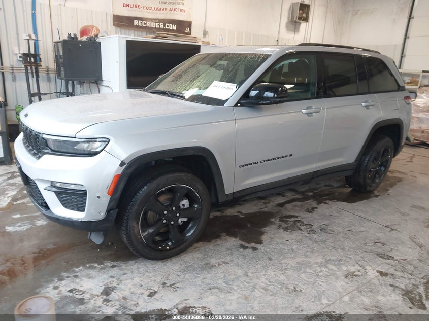 2025 JEEP GRAND CHEROKEE auction photo 2