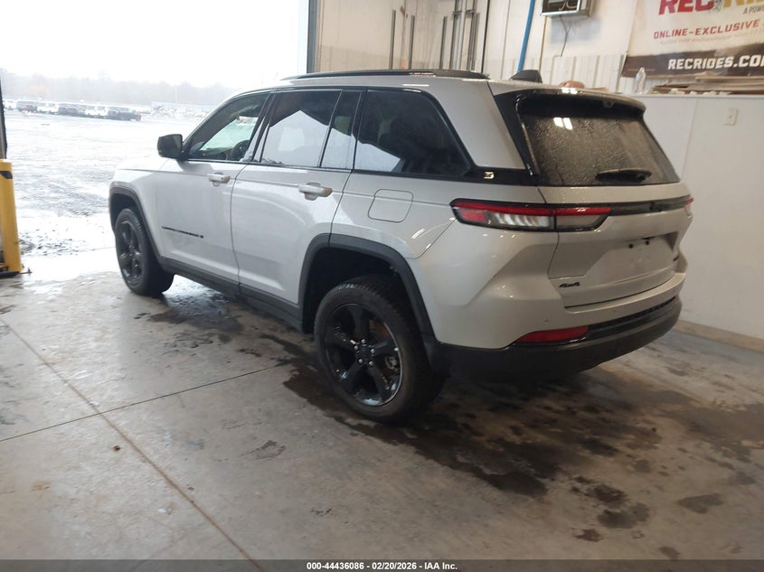 2025 JEEP GRAND CHEROKEE auction photo 3