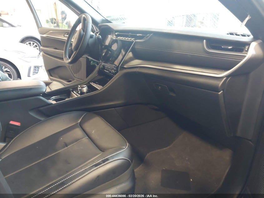 2025 JEEP GRAND CHEROKEE auction photo 5