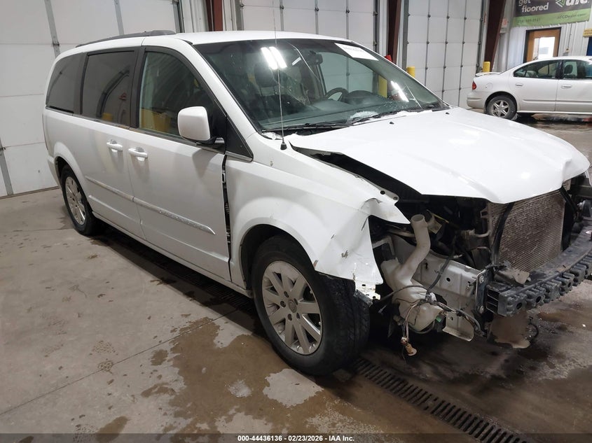 2016 Chrysler Town & Country Touring