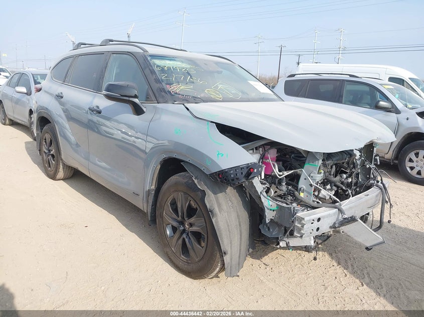 2025 Toyota Highlander Hybrid Xle Nightshade