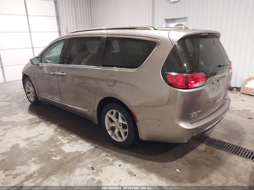 2017 Chrysler Pacifica Touring-L Plus
