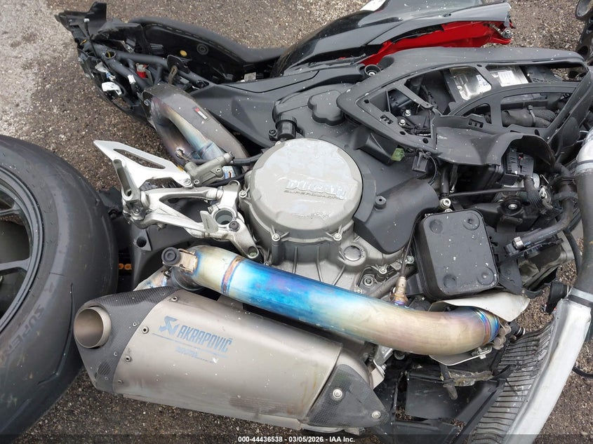 2022 Ducati Panigale V2 VIN: ZDMHAATW1NB006444 Lot: 44436538