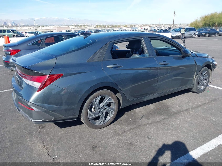 2025 Hyundai Elantra Sel Sport