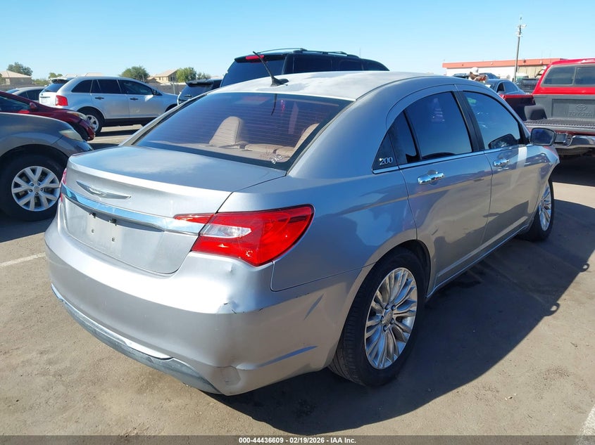 2013 Chrysler 200 Limited