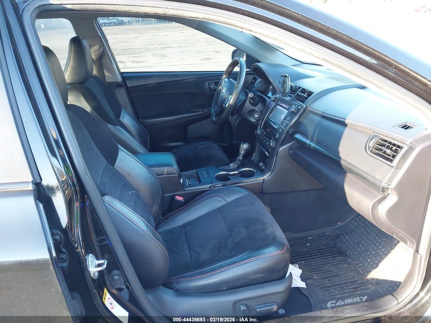 2015 Toyota Camry Xse