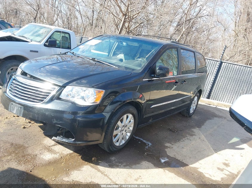 2016 Chrysler Town & Country Touring
