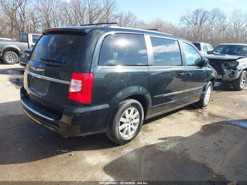 2016 Chrysler Town & Country Touring