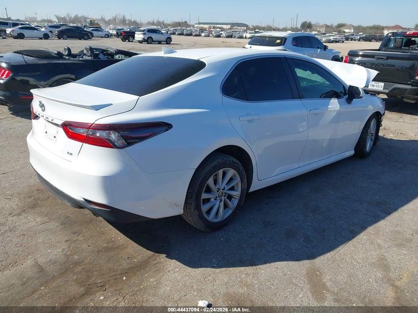 2022 Toyota Camry Le