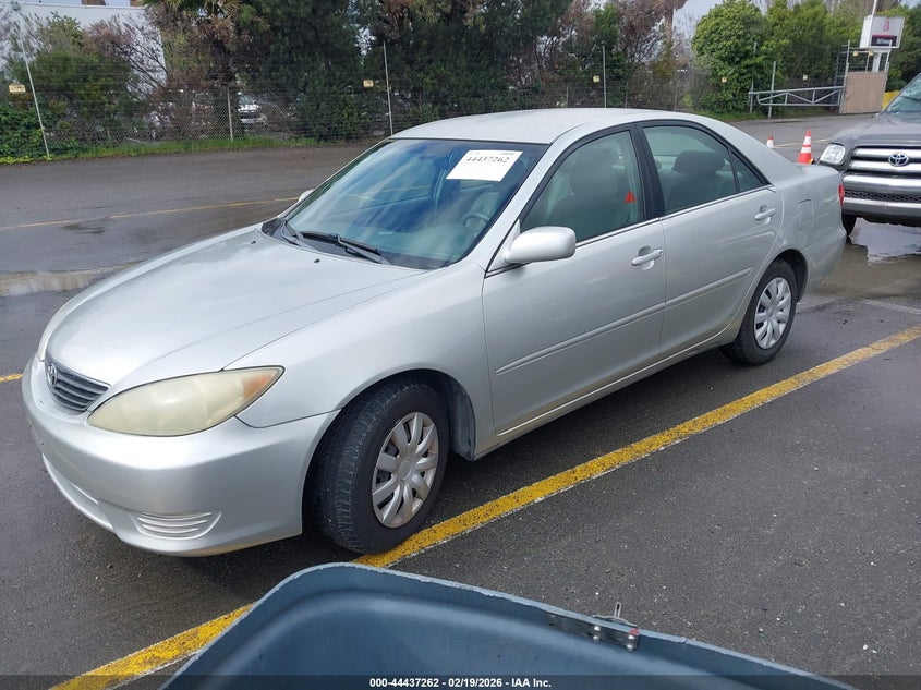 2005 Toyota Camry Le