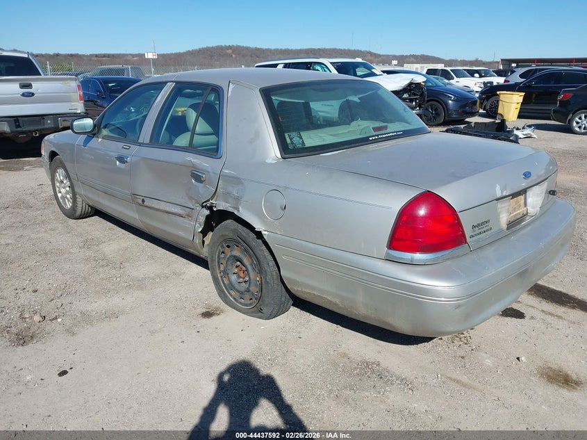 2004 Ford Crown Victoria Lx