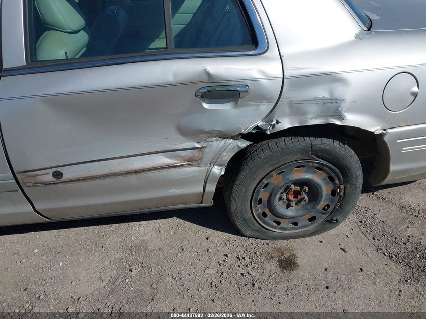 2004 Ford Crown Victoria Lx VIN: 2FAFP74W44X168668 Lot: 44437592