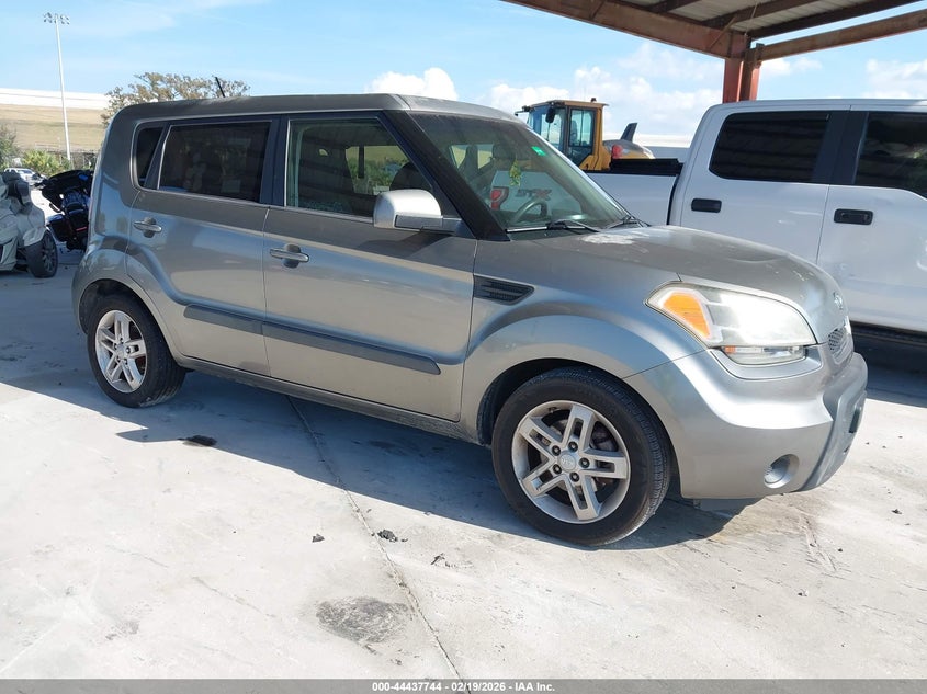 2011 Kia Soul +