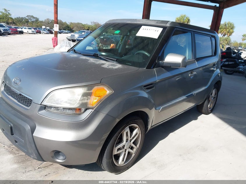 2011 Kia Soul +
