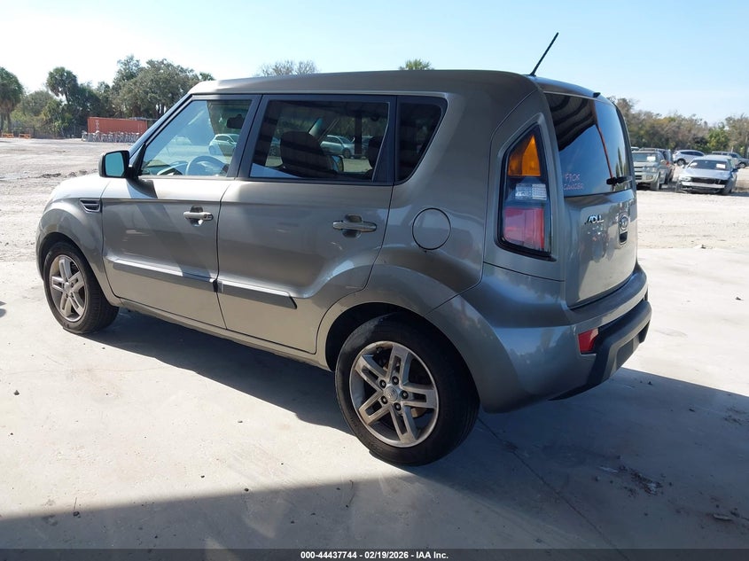 2011 Kia Soul +