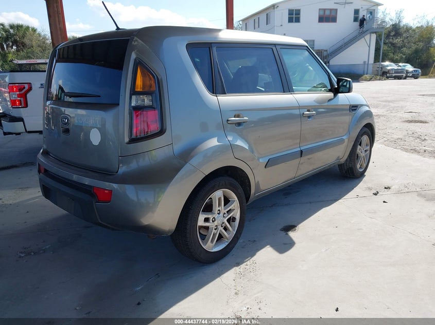 2011 Kia Soul +