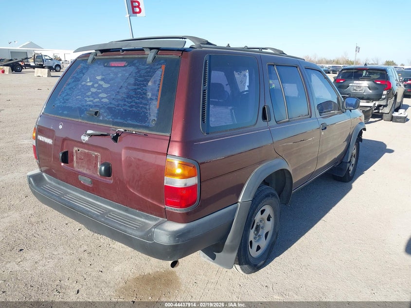 1997 Nissan Pathfinder Le/Xe